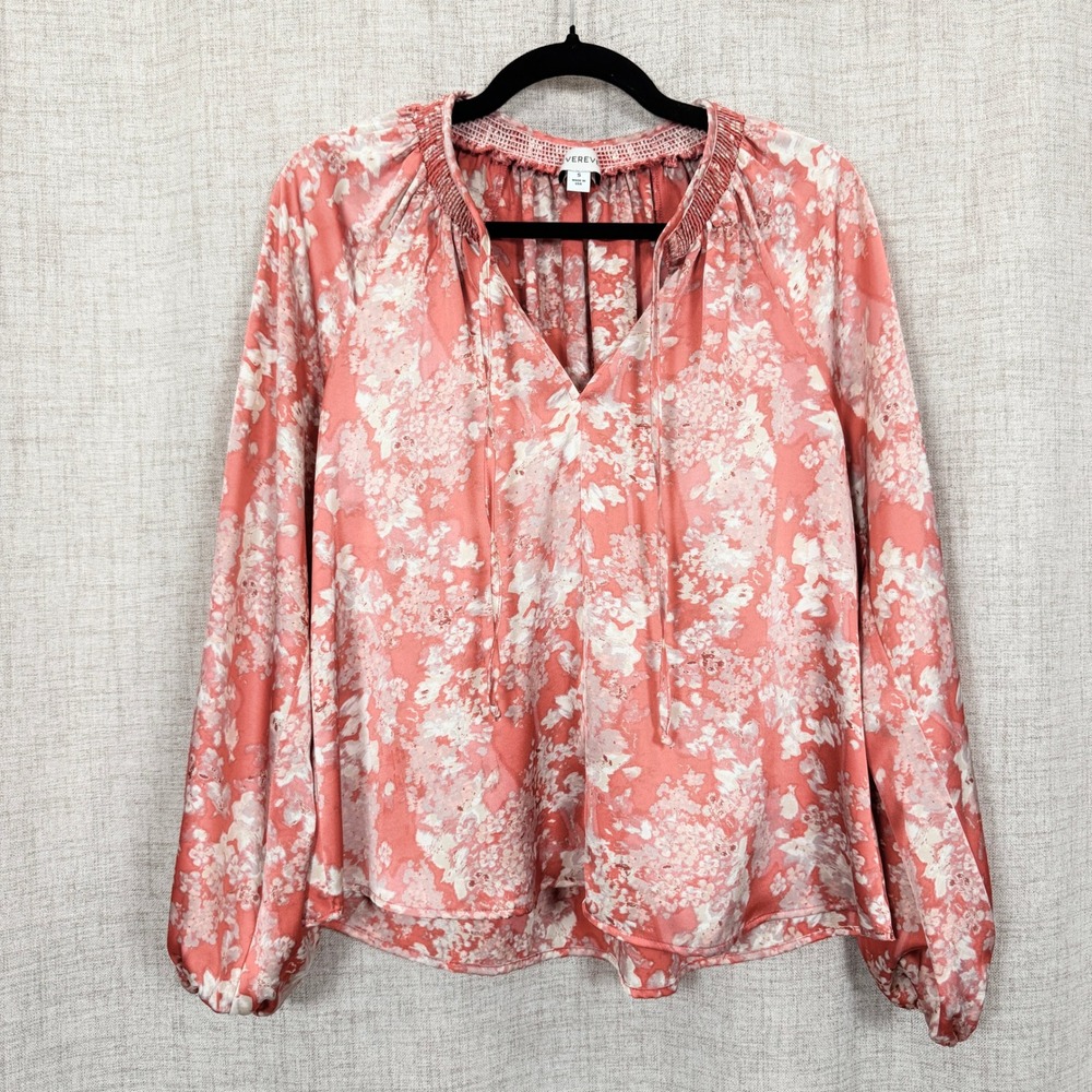 Evereve Floral Smocked Satin Peasant Blouse Top S Boho Artsy Coral Pink Romantic